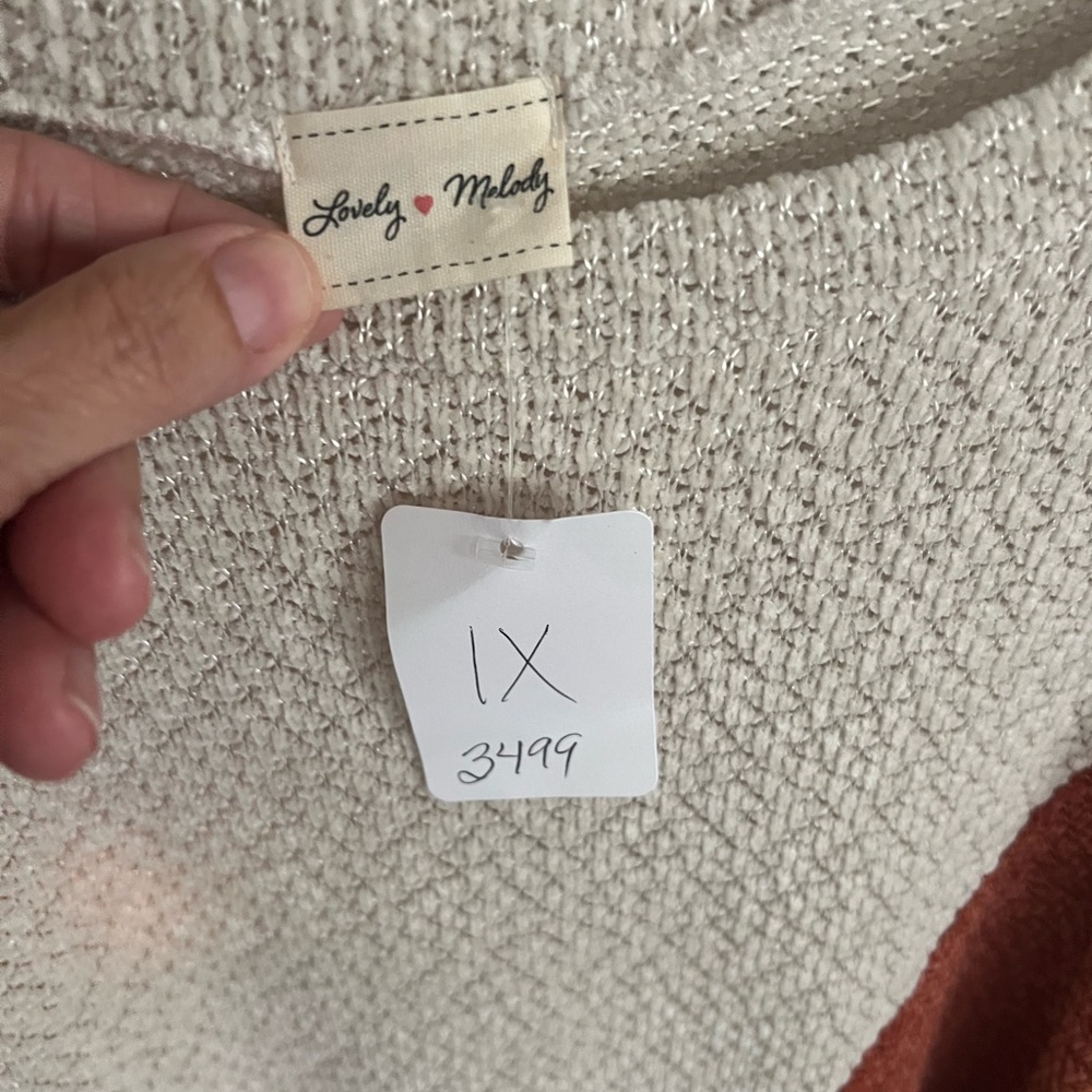 Boutique top - Picture 4 of 12